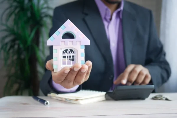 The standard way of selling a home can take a long time and be risky in today’s fast-paced real estate market.